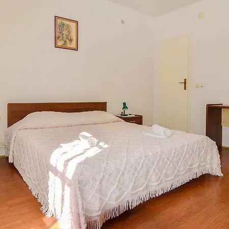 Etica Apartman