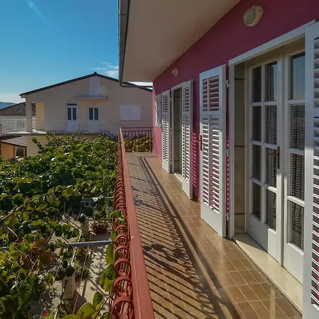 Etica Apartman